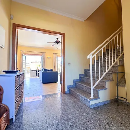 Casa Antonius, Sun & Pool Balaia By Becherish *