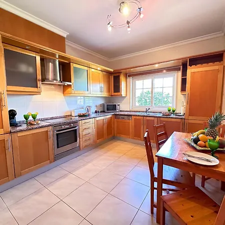 Casa Antonius, Sun & Pool Balaia By Becherish Luz