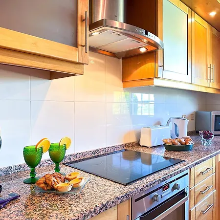 Casa Antonius, Sun & Pool Balaia By Becherish *