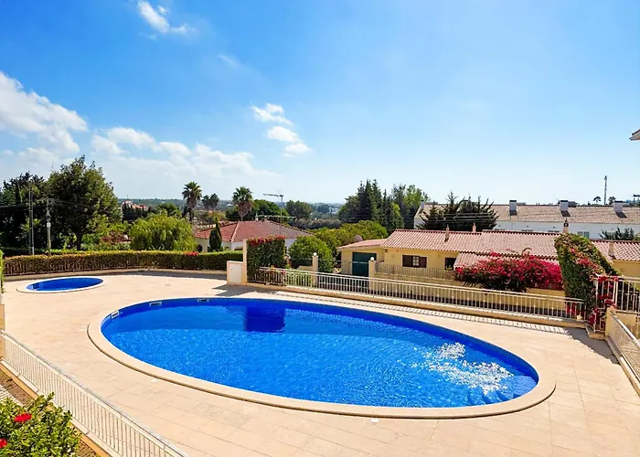 Дом отдыха Casa Antonius, Sun & Pool Balaia By Becherish